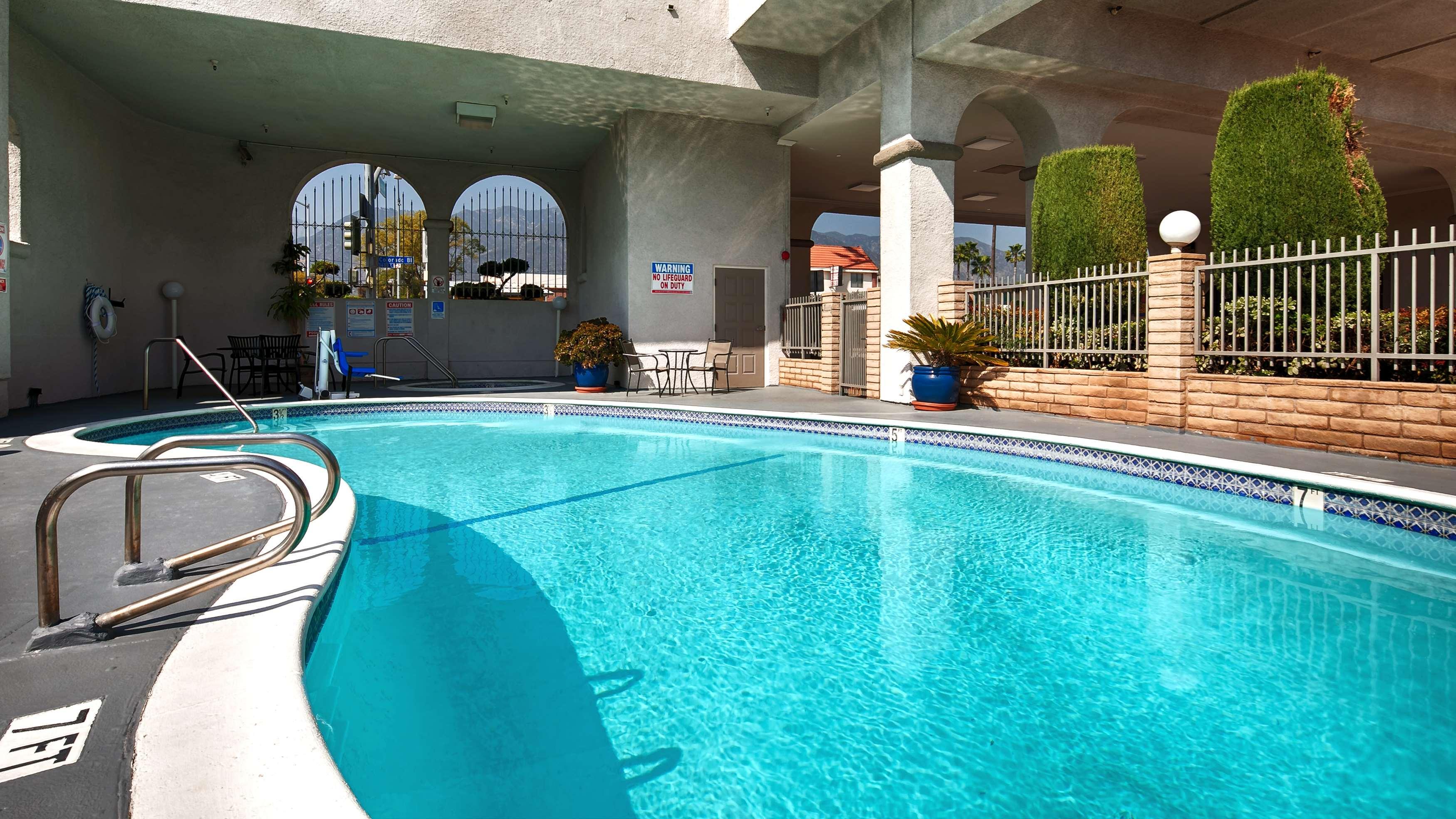 Best Western Pasadena Royale Inn & Suites Zewnętrze zdjęcie